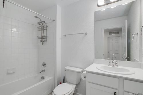 21051 60th Ave, Denver CO  80019 exterior