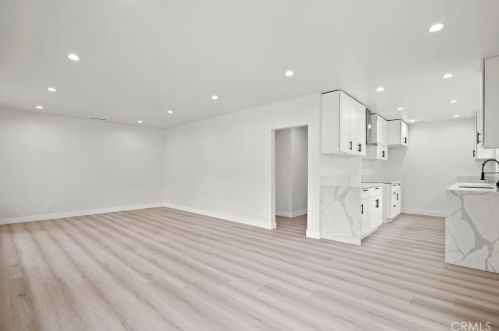 1710 Glenwood Rd, Glendale CA  91201-1812 exterior