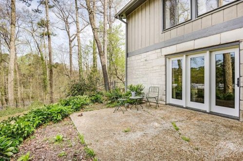 2443 Echo Dr, Atlanta GA  30345-3526 exterior