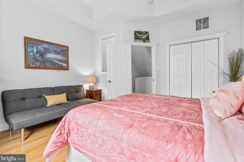 1019 19 St, Philadelphia PA  19146-2938 exterior