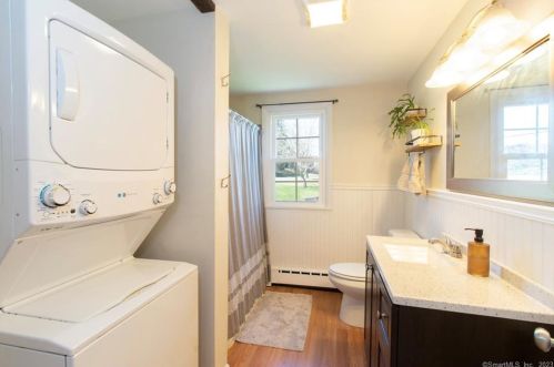 872 Randolph Rd, Middletown CT  06457-5239 exterior