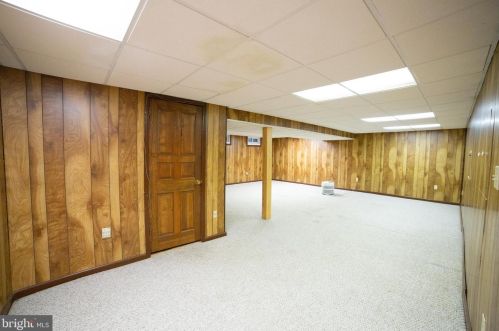 102 Suncrest Rd, Lancaster PA  17601-4834 exterior