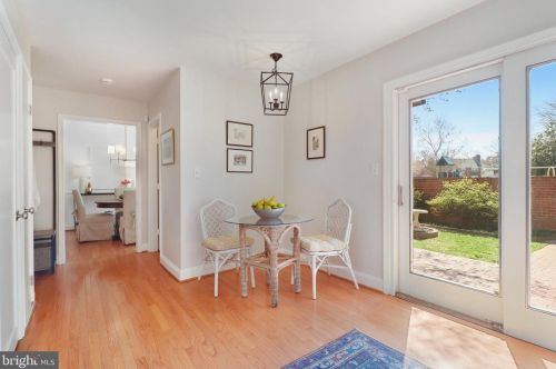 5940 Queenston St, Springfield VA  22152-1731 exterior