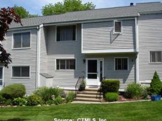 104 Fresh Meadow Rd, Branford, CT 06405-5907