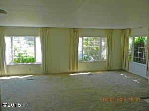 193 35th St, Newport, OR 97365-1548