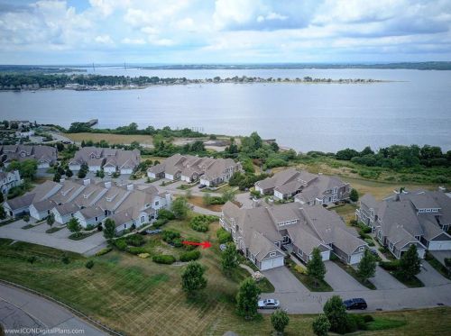3 Leeshore Ln, Tiverton, RI 02878-4269