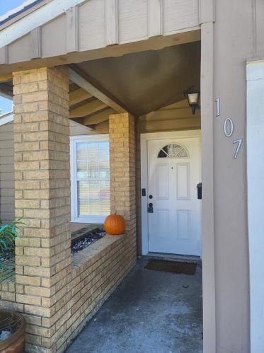 107 Bonita Ave, Galveston, TX 77550-3105