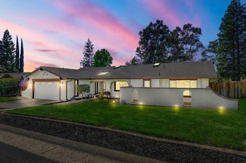 316 Crow Canyon Dr, Folsom, CA 95630-2059