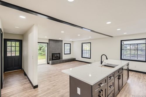 8526 Mineral Cir, Englewood CO 80112-2748 exterior