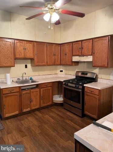 1945 52nd St, Philadelphia, PA 19131-3301