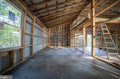 289 Winstead Rd, Berkeley Springs WV 25411 exterior