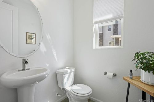 23611 5th Dr, Aurora CO  80018 exterior