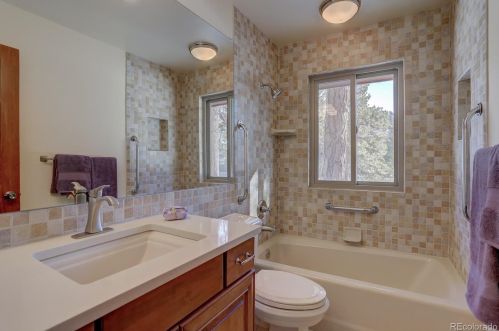 1359 Southridge Ct, Lakewood CO exterior