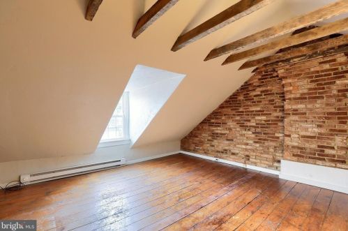 212 Howard Ave, Lancaster PA  17602-4208 exterior