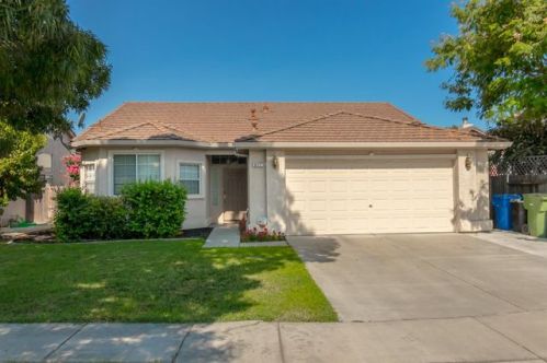 847 Zina Ln, Turlock, CA 95380-6169