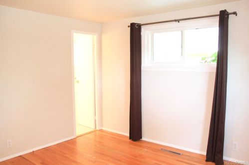 661 Bates Ave, Englewood CO 80113-1663 exterior