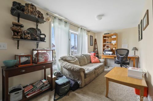 79 Bay Ave, Middletown, NJ 07748-5713