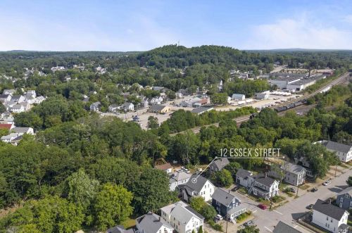 12 Essex St, Dover NH  03820-3220 exterior