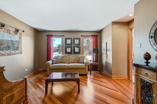 8300 County Line Rd, Willowbrook IL  60527-5719 exterior