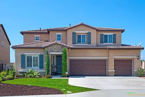 1074 Bellingham Dr, Oceanside, CA 92057-2741