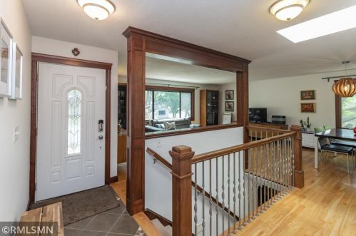 2395 Elm Dr, Saint Paul, MN 55110-5526
