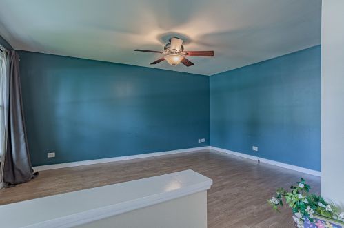 261 Fern Dr, Elk Grove Vlg, IL 60007-4013