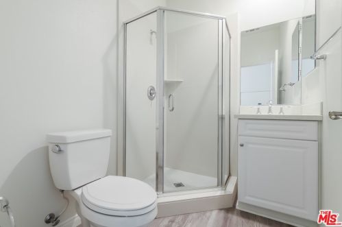154 Pathway, Irvine CA  92618-8846 exterior