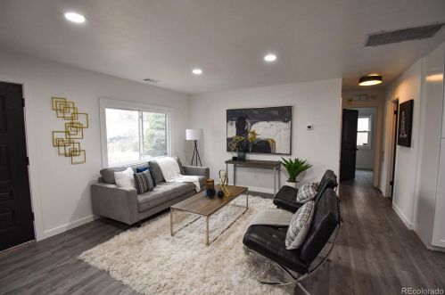 3243 Fairfax St, Denver, CO 80222-7353