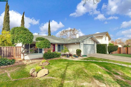 4165 Morganfield Ct, Pleasanton, CA 94566-4713