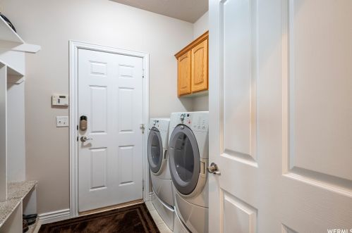 1238 Bateman Pt Dr, Taylorsville UT 84084-2590 exterior