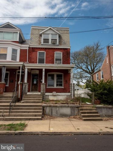 808 Ann St, Lancaster, PA 17602-2152