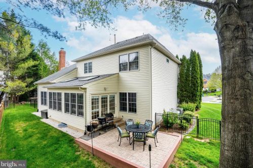 1308 Stable Farm Ct, Herndon, VA 20194-1418