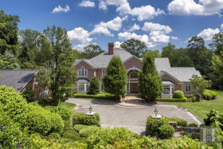93 Clapboard Ridge Rd, Greenwich, CT 06830-3404