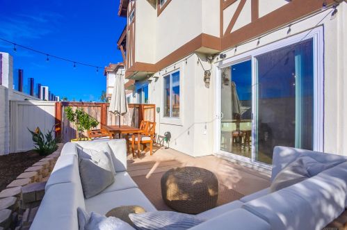 382 Carmel Creeper Pl, Encinitas CA  92024-7704 exterior