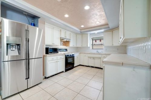 1157 4th St, Simi Valley, CA 93065-4356