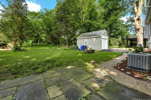 129 Grumman Ave, Norwalk CT  06851-2404 exterior