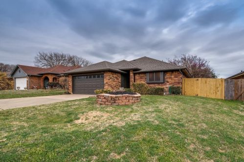713 Sunrise Ct, Fort Worth, TX 76120-2466