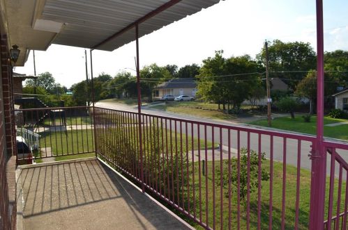 2342 Dalford St, Fort Worth, TX 76111-1318