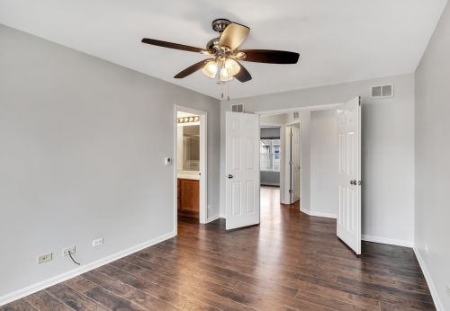 590 Yorkshire Ln, Pingree Grove IL  60140-9159 exterior