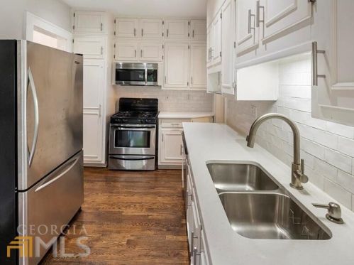 2859 Elliott Cir, Atlanta GA  30305-2726 exterior
