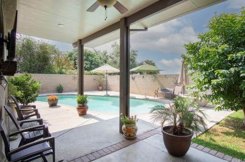 2241 Autumn Mist Dr, Rialto, CA 92377-4803