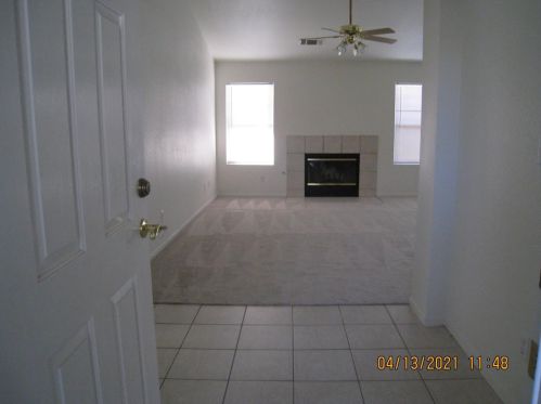 713 Coastal Ct, Los Banos, CA 93635-5156