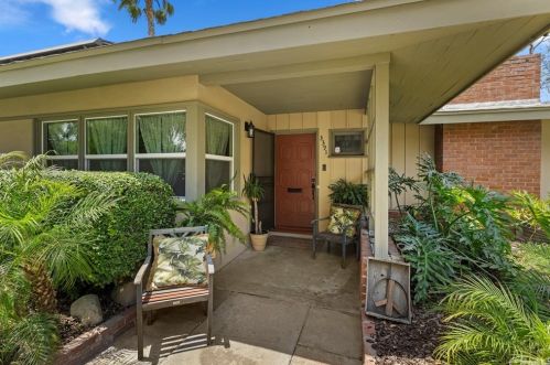 3391 Mono Dr, Riverside CA  92506-2151 exterior