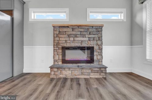 180 3rd St, Hanover PA  17331-2325 exterior