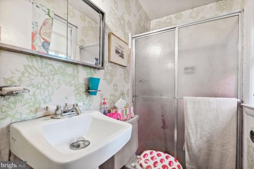 10905 Oakwood St, Silver Spring MD 20901-1238 exterior