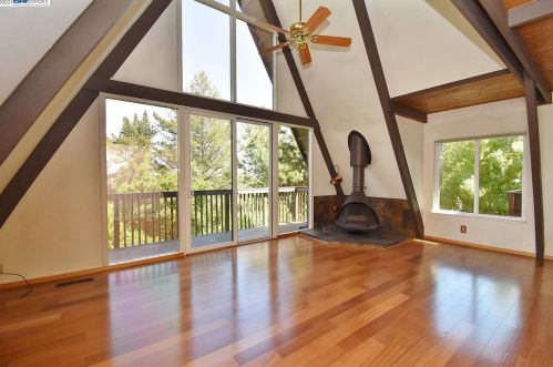 56 Heather Ln, Orinda, CA 94563-3519