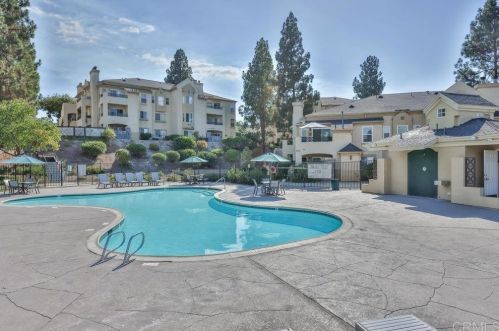 2081 Lakeridge Cir, Chula Vista CA  91913-2336 exterior