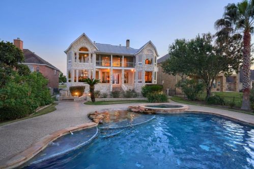 2523 Sand Shore Dr, Conroe, TX 77304-1524