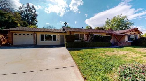132 Broadbent Dr, Riverside CA  92507-4809 exterior