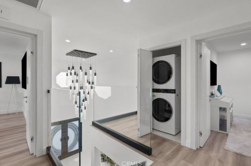 2434 Delisle Ct, Glendale CA  91208-2210 exterior